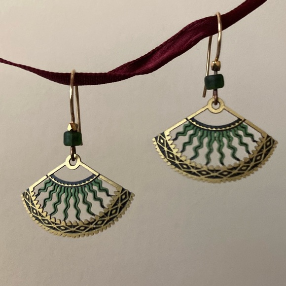 Jewelry - Fan earrings